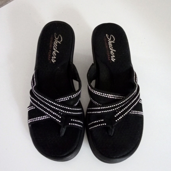 Sketchers Memory Foam - Picture 1 of 4